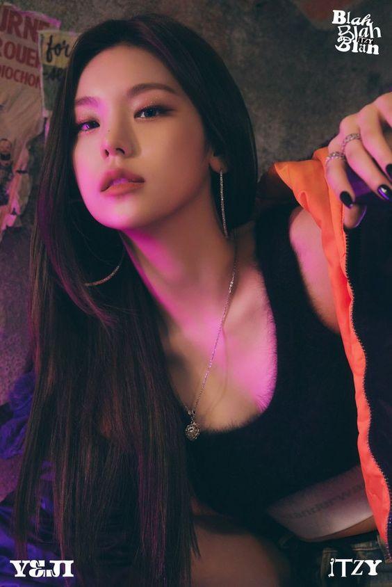 Hwang Yeji (ITZY)