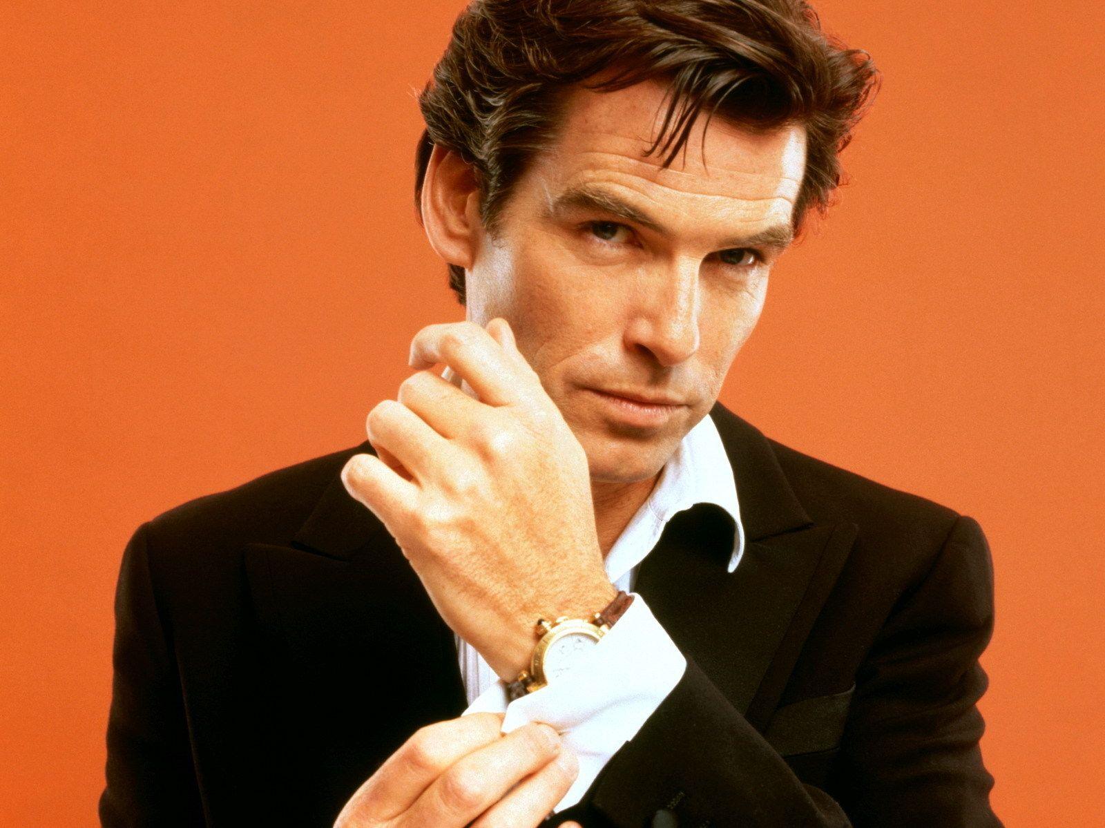 Pierce Brosnan (Narrator)