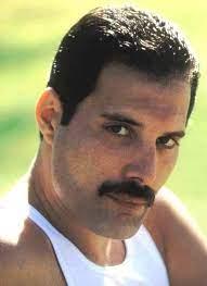 Freddie-Mercury-1986-1988_