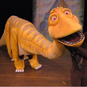 Bessie Apatosaurus (Hudson Vagabond Puppets, Lynbrook, NY) (The Mammoth Follies)