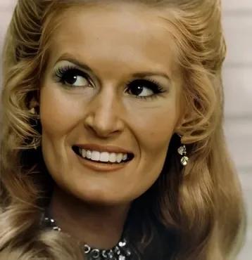 Lynn Anderson