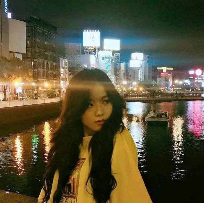 KIM JISOO