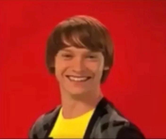 Calum Worthy Dez (Austin & Ally)