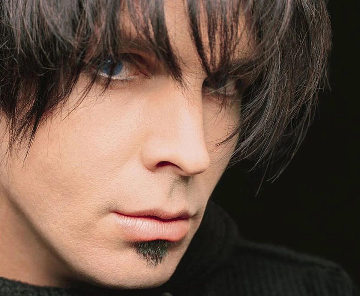 Garth Brooks (Garth Brooks In...The Life Of Chris Gaines Era)